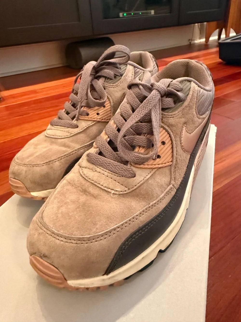 Nike Air Max 90 Grey Suede/Pink Smooth - Size 8.5W